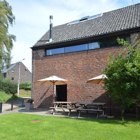 Spacious House In A Farm Located In The Bucolic Teuven Esterno foto