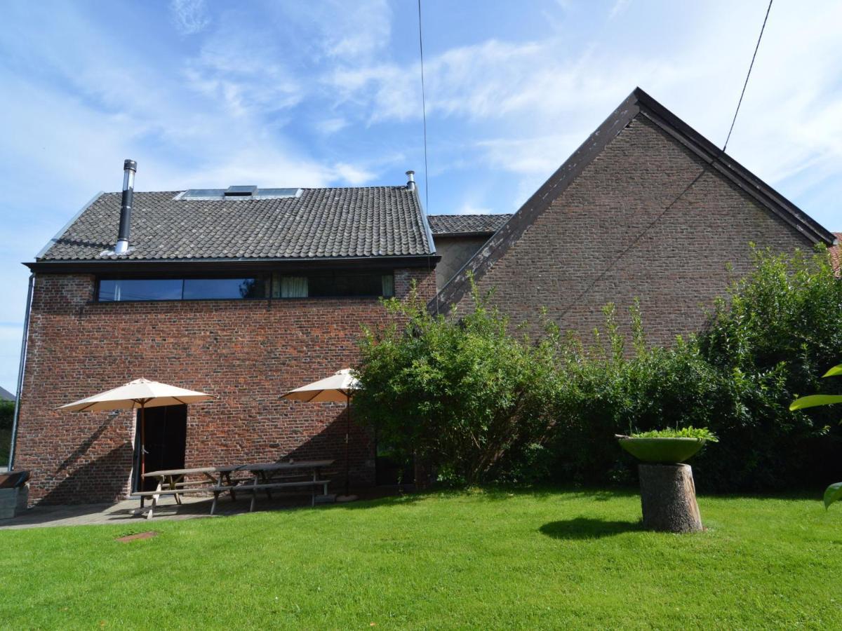 Spacious House In A Farm Located In The Bucolic Teuven Esterno foto